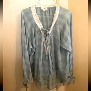 2/$15 Umgee Women’s tie sleeve gingham flowy tunic crochet lace neckline, Size L